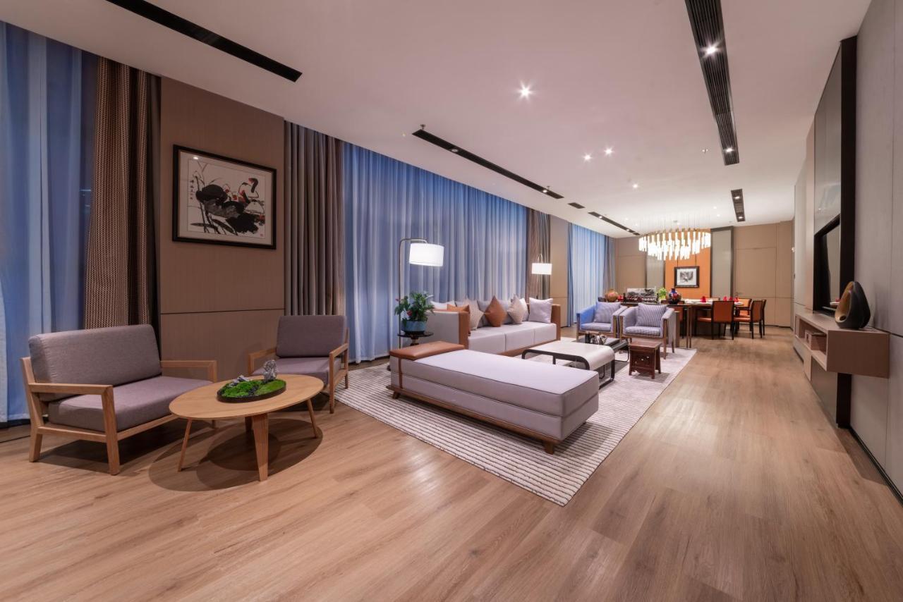 Holiday Inn Express Shenzhen Longhua By Ihg Extérieur photo