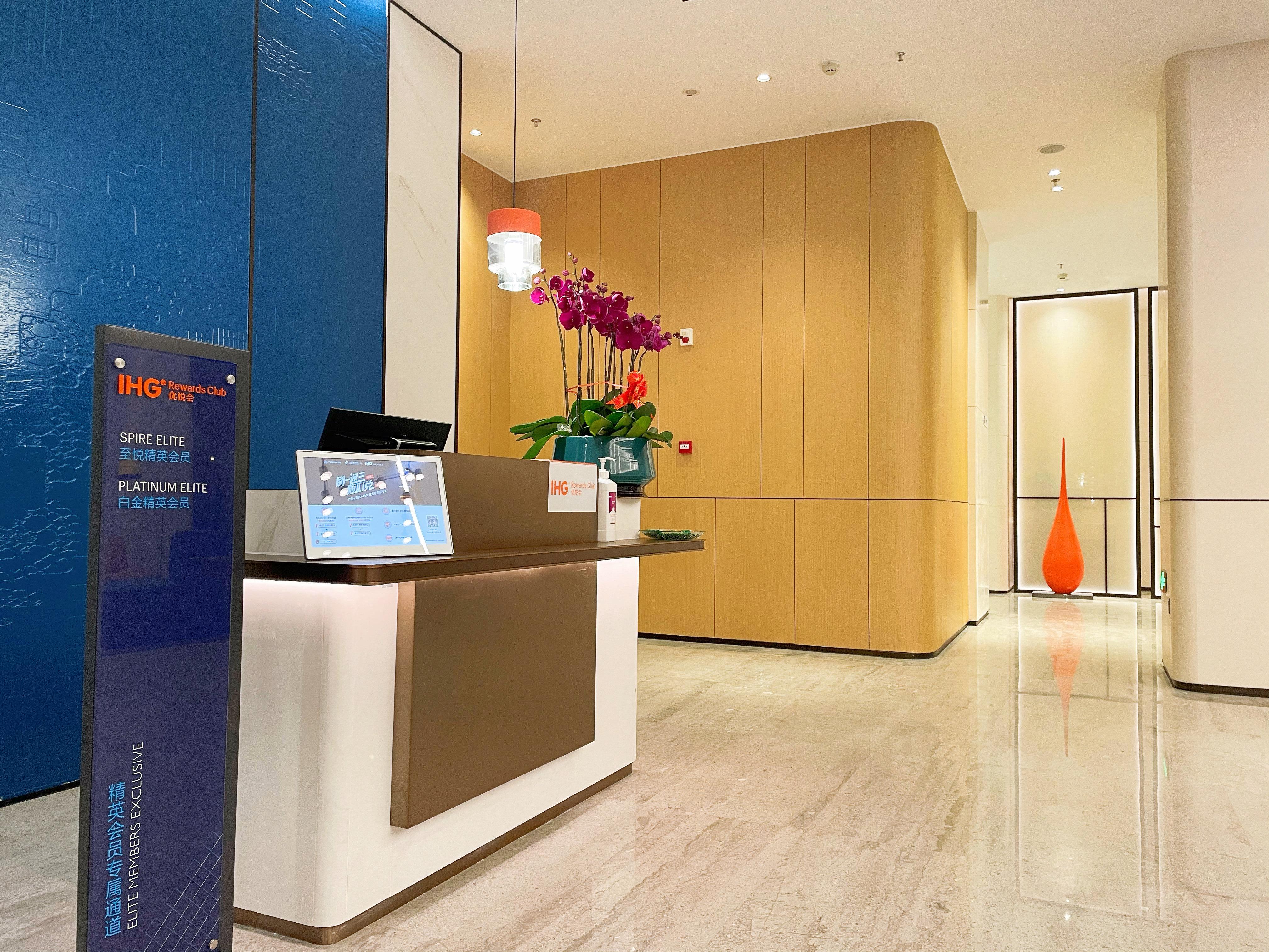 Holiday Inn Express Shenzhen Longhua By Ihg Extérieur photo